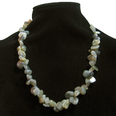 Collar de hojas de labradorita