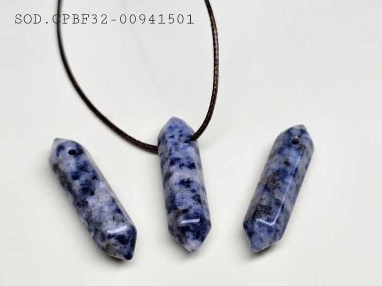 Colgante punta biterminada mineral sodalita