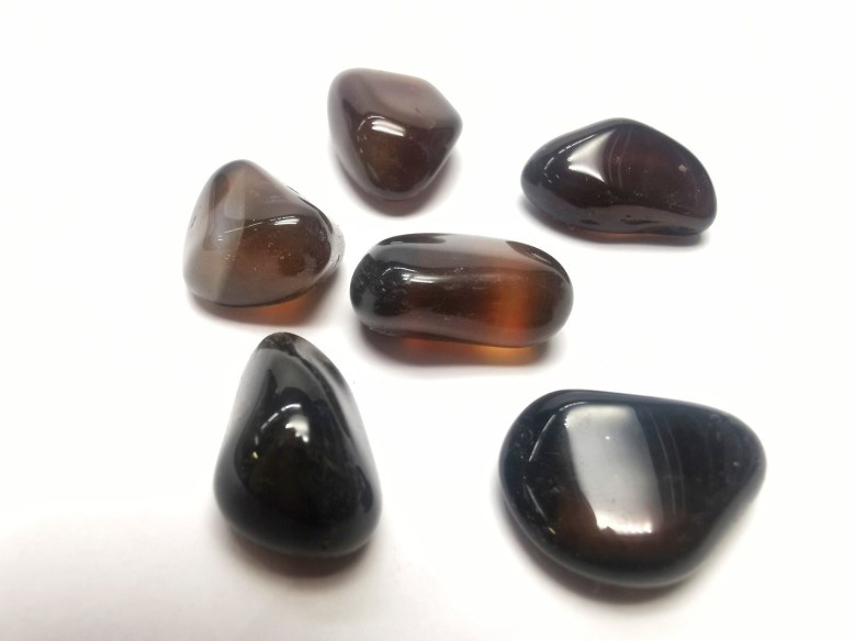 Canto rodado de ágata negra tamaño 1
