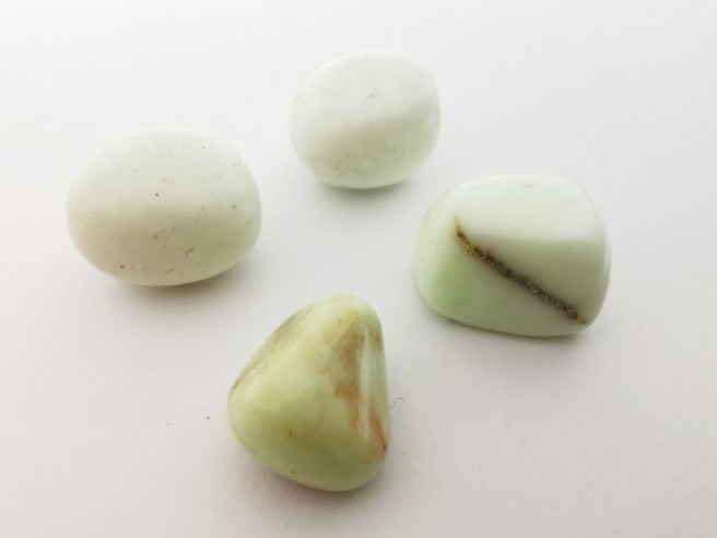 Canto rodado de crisoprasa lemon tamaño 2
