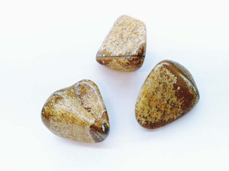 Canto rodado de jaspe paisina tamaño 3