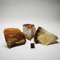 Ágata cristalizada marrón - mineral en bruto