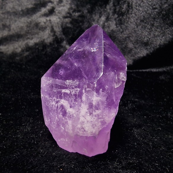 Amethyst polished point at Cristalljoia Barcelona