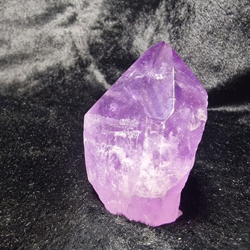 Amethyst polished point at Cristalljoia Barcelona