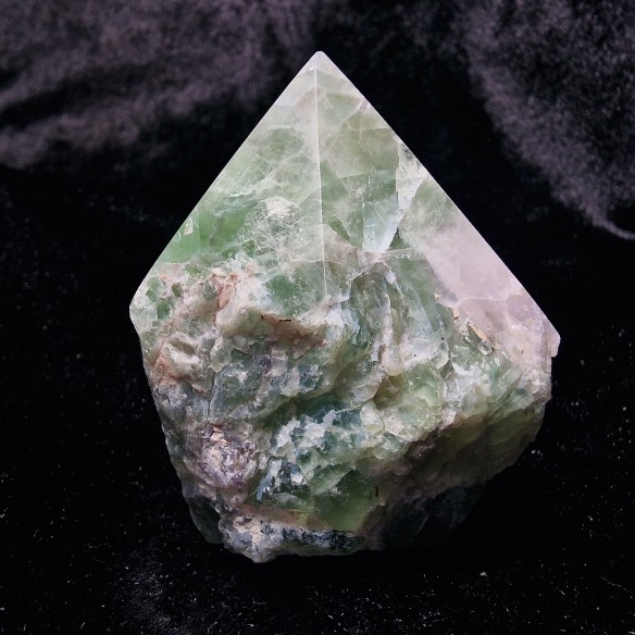 Multicolor fluorite polished point at Cristalljoia Barcelona