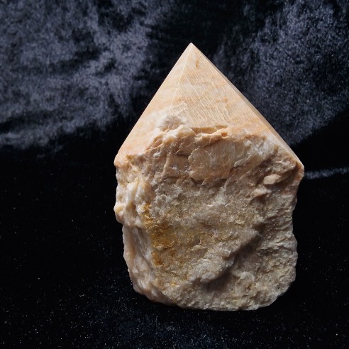 Feldspar polished point polished point at Cristalljoia Barcelona