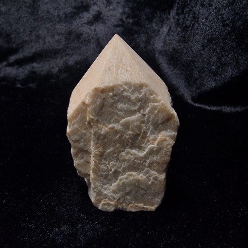 Feldspar polished point at Cristalljoia Barcelona
