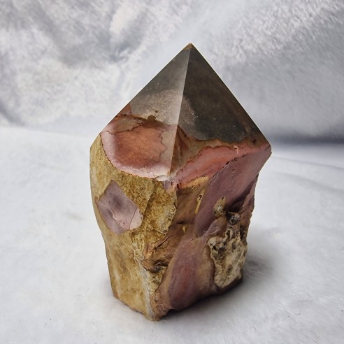Polychrome jasper polished point at Cristalljoia Barcelona