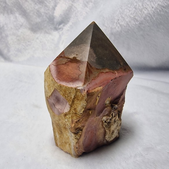 Polychrome jasper polished point at Cristalljoia Barcelona
