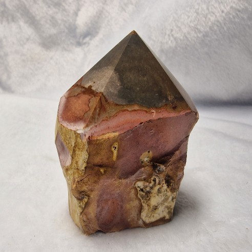 Polychrome jasper polished point at Cristalljoia Barcelona