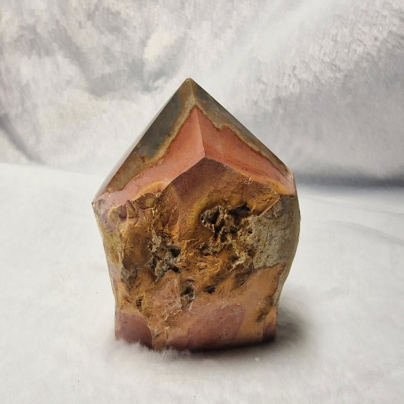 Polychrome jasper polished point at Cristalljoia Barcelona