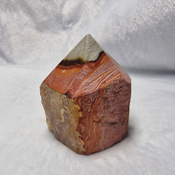 Polychrome jasper polished point at Cristalljoia Barcelona