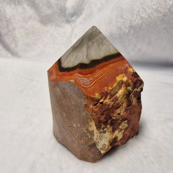 Polychrome jasper polished point at Cristalljoia Barcelona