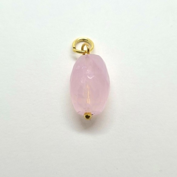 Colgante barril lapidado dorado 10*15mm de cuarzo rosa