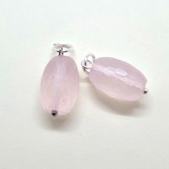 Colgante barril lapidado plateado 10*15mm de cuarzo rosa