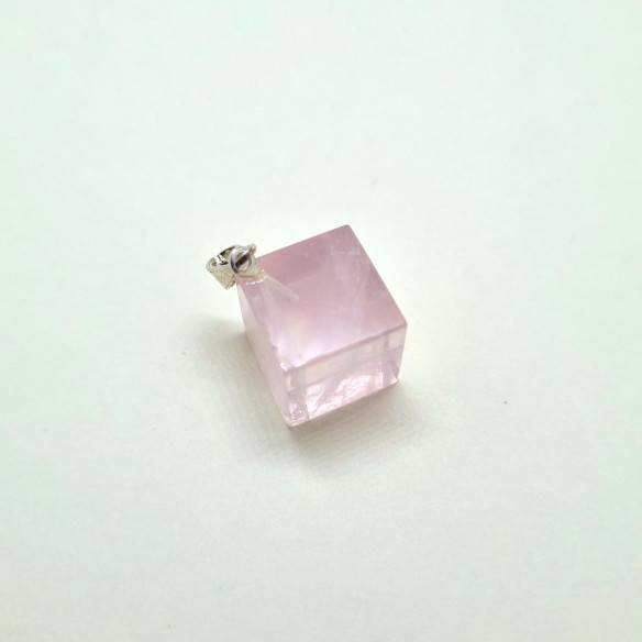 Colgante cubo de cuarzo rosa