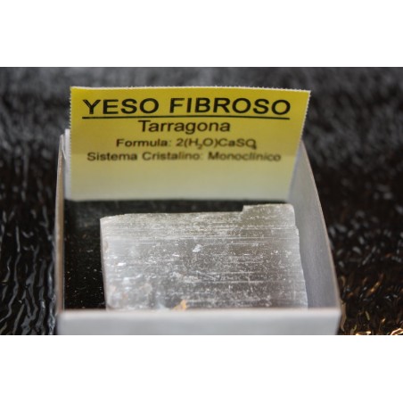 Mineral de colección 4x4 yeso fibroso