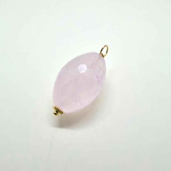 Colgante oval lapidado dorado 20*30mm de cuarzo rosa