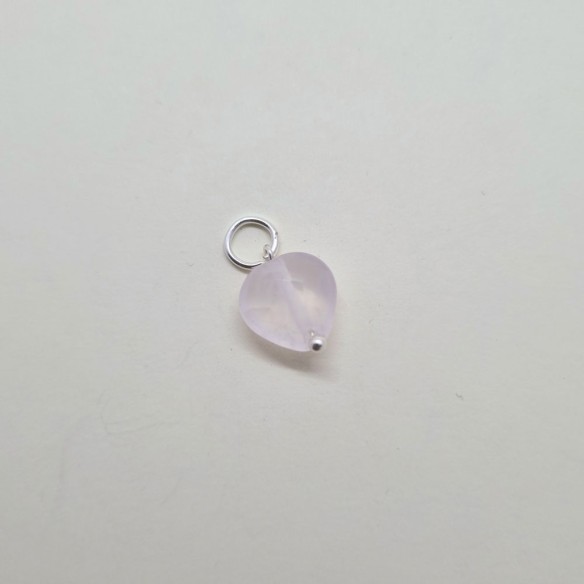 Colgante corazón lapidado en plateado 10mm de cuarzo rosa