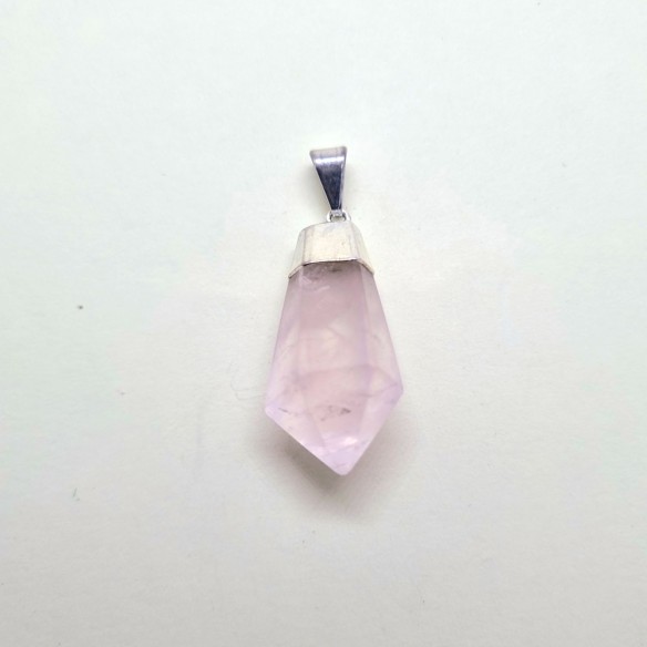 Colgante punta cónica en plateado de cuarzo rosa