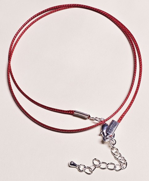Waxed cotton cord with metal clasp at Cristalljoia Barcelona