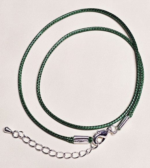 Waxed cotton cord with metal clasp at Cristalljoia Barcelona