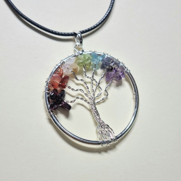 Colgante árbol de la vida plateado de chakras