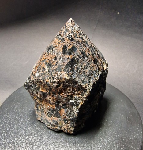 Punta pulida de turmalina negra