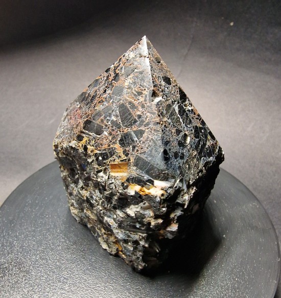 Punta pulida de turmalina negra