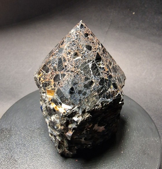 Punta pulida de turmalina negra