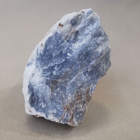 Angelite mineral for collection – Peru at Cristalljoia Barcelona