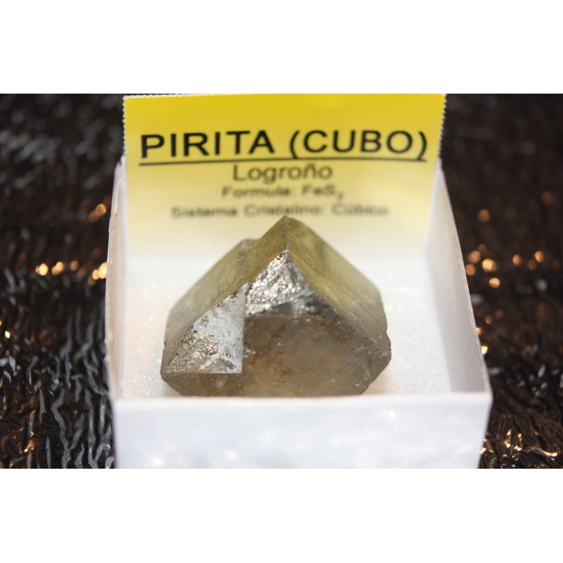 Mineral de colección 4x4 pirita cubo