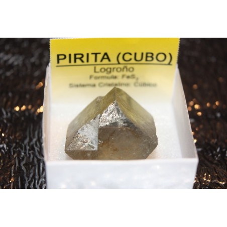 Mineral de colección 4x4 pirita cubo