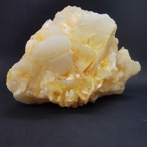 Yellow calcite mineral for collection – Mexico at Cristalljoia