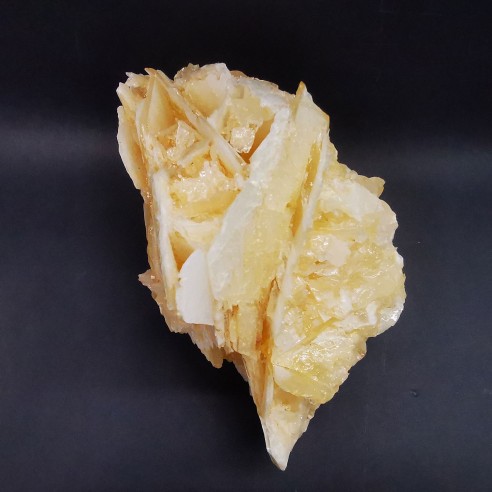 Yellow calcite mineral for collection – Mexico at Cristalljoia