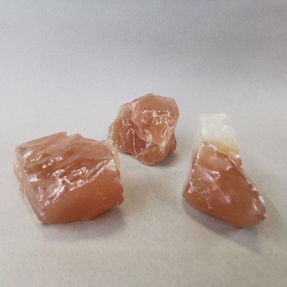 Peach calcite mineral for collection – Mexico at Cristalljoia