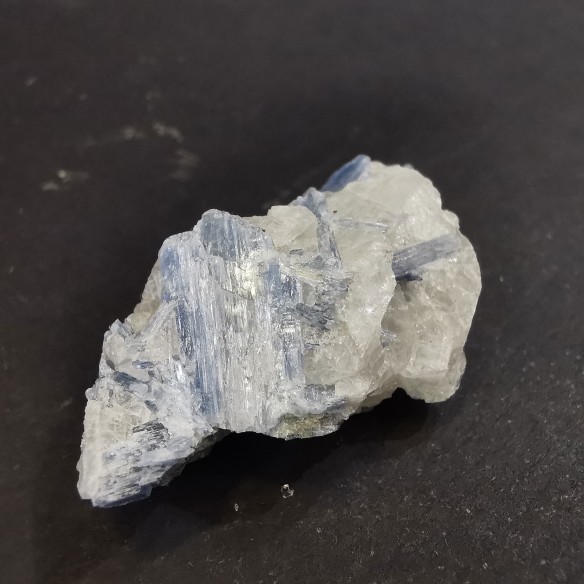 Kyanite mineral for collection – Brazil at Cristalljoia Barcelona