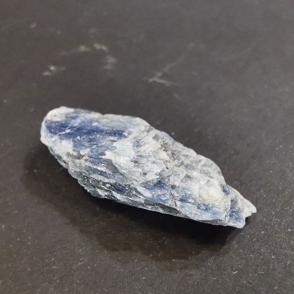 Kyanite mineral for collection – Brazil at Cristalljoia Barcelona