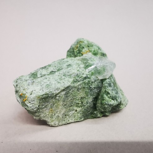 Chromediopside mineral for collection – Brazil at Cristalljoia