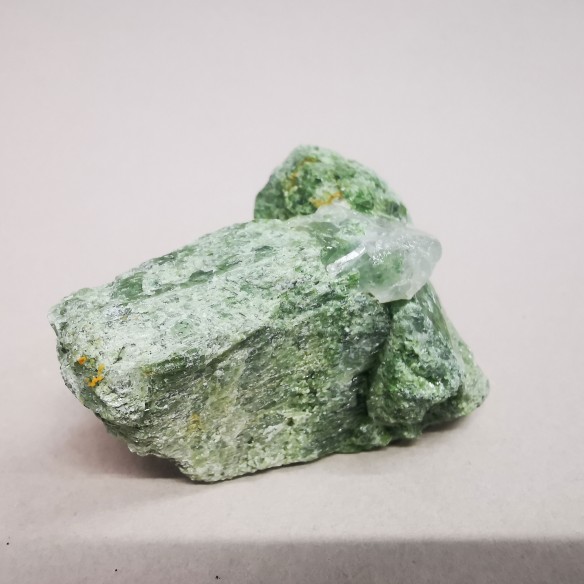 Chromediopside mineral for collection – Brazil at Cristalljoia
