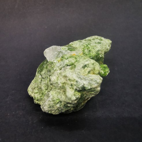 Chromediopside mineral for collection – Brazil at Cristalljoia