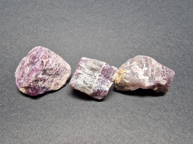 Lilac fluorite mineral for collection – China at Cristalljoia