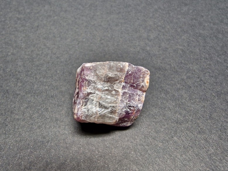 Lilac fluorite mineral for collection – China at Cristalljoia