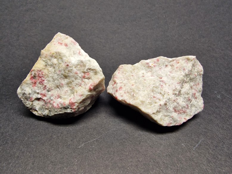 Eudialyte mineral for collection – India at Cristalljoia