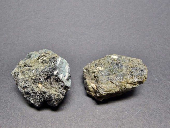 Epidote mineral for collection – Brazil at Cristalljoia Barcelona
