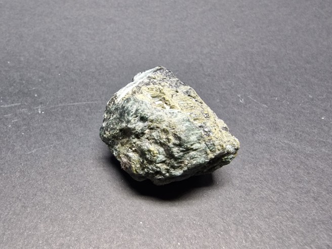 Epidote mineral for collection – Brazil at Cristalljoia Barcelona
