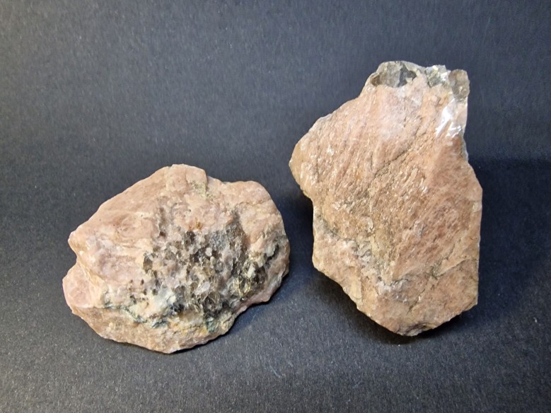Pink feldspar mineral for collection – Spain at Cristalljoia