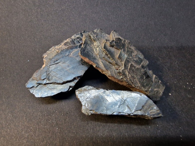 Crystalline hematite mineral for collection – Brazil
