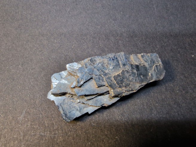 Crystalline hematite mineral for collection – Brazil