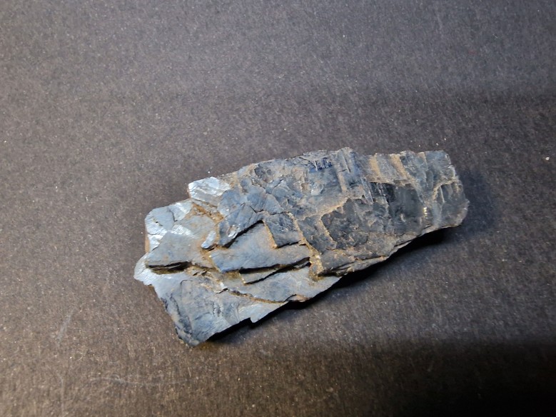 Crystalline hematite mineral for collection – Brazil
